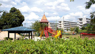 福岡県福岡県福岡市南区桧原の桧原運動公園の小さなお子様が遊べる公園の写真です。