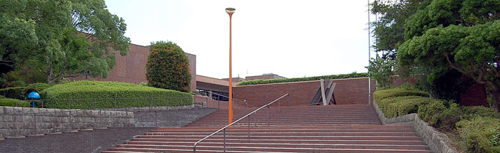 福岡市立美術館